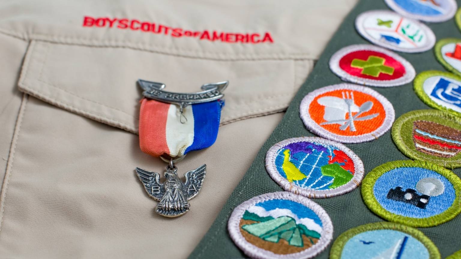Eagle Scout pin displayed on a Boy Scout uniform